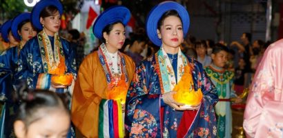 Dàn sao Việt tham gia diễu hành mừng Đại lễ Phật Đản 2025