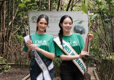 Hoa hậu Thanh Thuỷ truyền cảm hứng trồng cây xanh ở Indonesia