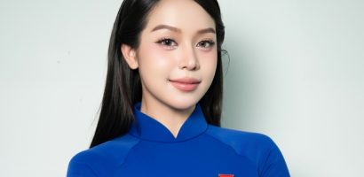 Hoa hậu Thanh Thuỷ nhận Huy hiệu thanh niên tiên tiến làm theo lời Bác
