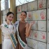 Hoa hậu Thanh Thủy học ngôn ngữ ký hiệu, làm bánh cùng trẻ em khuyết tật tại Guatemala