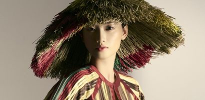 Quỳnh Anh diện thiết kế lấy cảm hứng từ chiếu, rơm, lồng gà