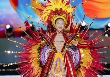 Nghệ thuật khảm sành sứ Việt thăng hoa trên sân khấu Carnival