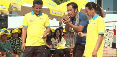 Nghị lực vượt nghèo của đôi vợ chồng làm đũa nơi đất mặn Cà Mau
