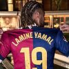 Neymar gây chú ý khi khoác áo Barcelona
