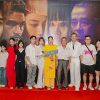 Đại gia đình từ Hải Dương lên Hà Nội ủng hộ phim của Mạc Văn Khoa