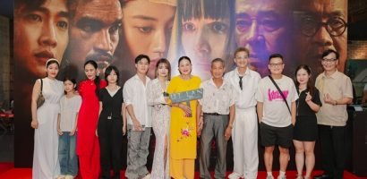 Đại gia đình từ Hải Dương lên Hà Nội ủng hộ phim của Mạc Văn Khoa