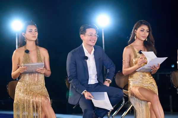 Cao Thiên Trang ngồi ‘ghế nóng’, debate nảy lửa cùng thí sinh Miss Cosmo Vietnam 2025