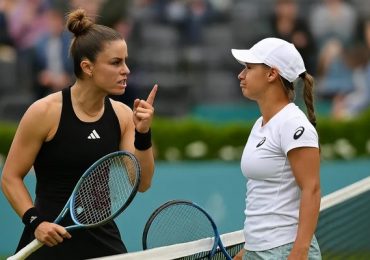 Hai tay vợt nữ đấu khẩu cực căng, Naomi Osaka khai vợt thành công