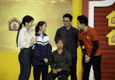 Lê Bống xót xa trước người bà gần 80 tuổi gồng gánh nuôi con tâm thần và cháu mồ côi