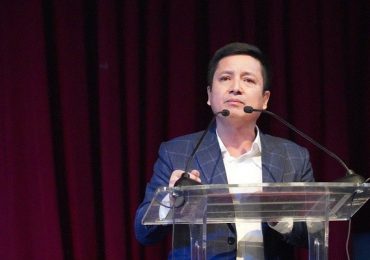 NSƯT Chí Trung tuổi 64: ‘Tôi chọn sống một mình, hay đúng hơn là số phận’