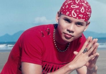 Phan Đinh Tùng ‘khoác áo mới’ cho ca khúc ‘Ngồi bên em’
