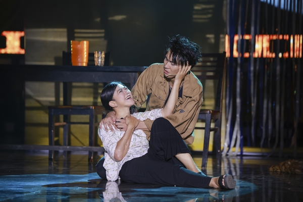 Quang Long đóng cùng lúc 3 vai trong với tiểu phẩm cực khó