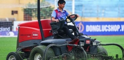 Chuyên nghiệp hóa bóng đá từ yêu cầu sân cỏ