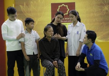 Nguyễn Quang Hải xót xa trước hoàn cảnh hai em nhỏ mồ côi cha