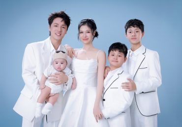 Thủy Anh và Đăng Khôi tung bộ ảnh gia đình mừng sinh nhật
