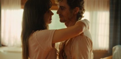 ‘Dính Lẹo’ khiến khán giả ‘dính chặt ghế’ vì những hình ảnh 18+ rợn người