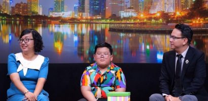 Bé trai 9 tuổi hờn trách khi mẹ ‘yêu’ cái điện thoại hơn yêu con
