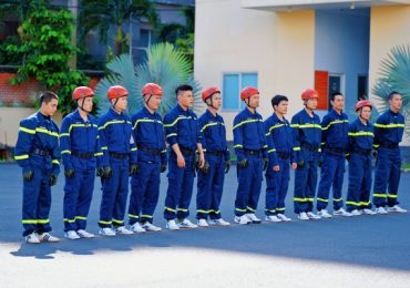 Chiến sĩ quả cảm: Điều gì xảy ra khi 6 bóng hồng nhập cuộc?
