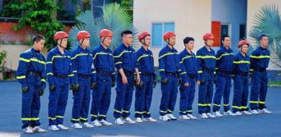 Chiến sĩ quả cảm: Điều gì xảy ra khi 6 bóng hồng nhập cuộc?