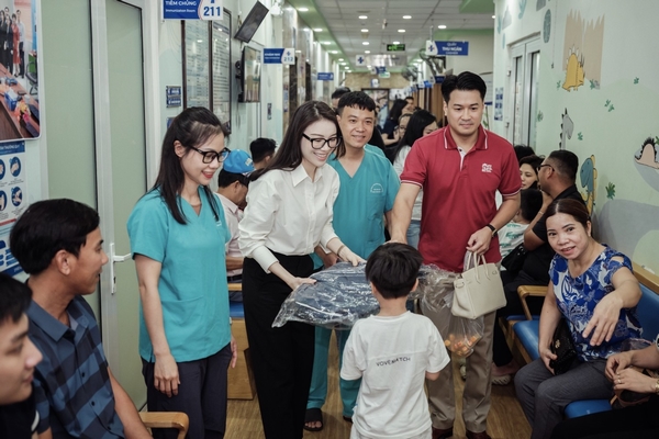 Gia đình ông Johnathan Hạnh Nguyễn tặng 1,52 tỷ đồng cho tổ chức Smile Train