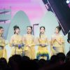 Bích Phương dẫn ‘gia đình 5 chị Hằng’ đón Trung thu sớm
