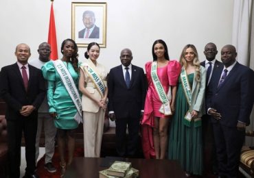 Hoa hậu Thanh Thủy xây giếng nước cho ‘làng Việt Nam’ tại Angola