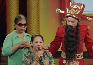 Thần tài gõ cửa: Người phụ nữ 60 tuổi khiếm thị vẫn nuôi mẹ già và chăm em gái ung thư