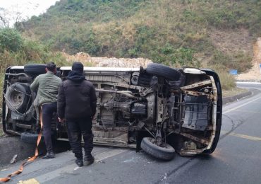 ‘Đồi hành xác’ sử dụng hơn 50 chiếc ô tô, lật xe giả thành thật trên đường đèo