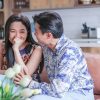 Diễn cảnh tình tứ với Quốc Trường, Lê Khánh bất ngờ gọi điện ‘báo cáo’ chồng