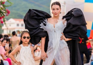 Trà Ngọc Hằng gây chú ý tại show diễn thời trang ở Vĩnh Hy