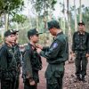 MONO nhận huy hiệu hoa điểm 10 ‘Chiến sĩ quả cảm’