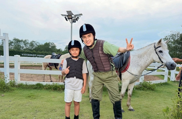 Đan Trường khởi động live concert kỷ niệm 30 ca hát bằng MV đặc biệt Đan Trường khởi động live concert kỷ niệm 30 ca hát bằng MV đặc biệt