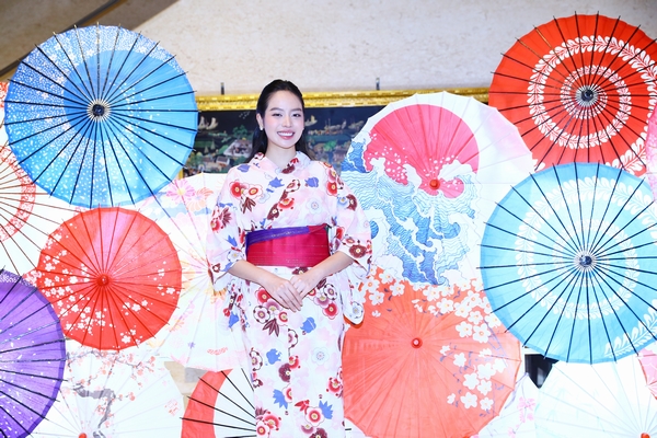 Hoa hậu Thanh Thủy rạng rỡ trong Yukata