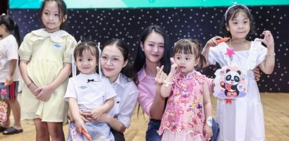 Hoa hậu Kiều Duy và Ngọc Hằng mang Trung thu ấm áp đến các em nhỏ