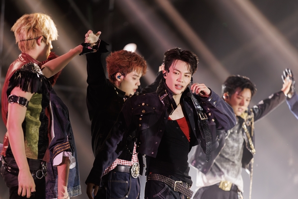 K-Pop (JUSTB) và J-Pop (KID PHENOMENON) nói gì về Tân binh toàn năng?