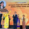 Lê Hồng Thủy Tiên được vinh danh Top 10 Bông Hồng Vàng 2025
