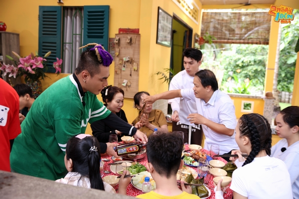 ‘2 ngày 1 đêm’ chơi lớn làm nguyên đám tiệc đúng chất miền Tây