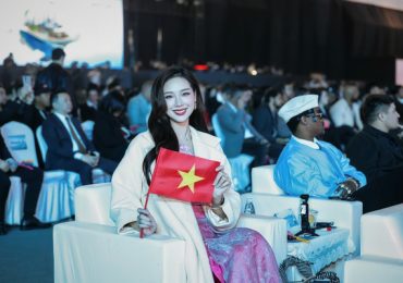 Hoa hậu Bảo Ngọc nhận giải ‘Brand Impact Award’ tại Trung Quốc