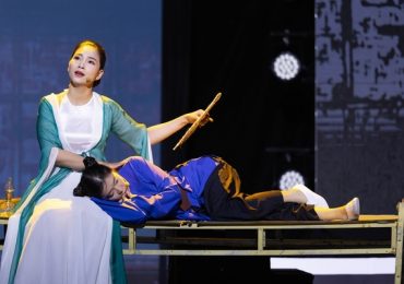 NSND Kim Xuân và Trung Dân khen thí sinh khi vào vai công chúa đỏng đảnh