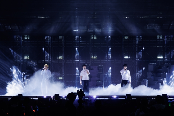 Thái Lê Minh Hiếu, Wonbi, minhtin ngậm ngùi nhìn dancers thay thế vị trí