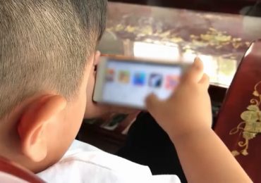 Lời cảnh báo: Trẻ em và nguy cơ bị dụ dỗ trong trò chơi trực tuyến