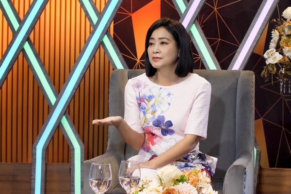 Nữ diễn viên 54 tuổi từng bị mẹ cấm theo cải lương vì sợ con gái khổ