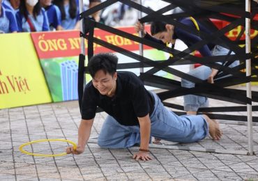 Quách Tuấn Du đồng cảm với nỗi đau mồ côi cha, nghẹn ngào nhắc tuổi thơ đi bán bánh dạo