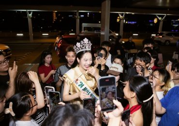 Hoa hậu Thanh Thuỷ nghẹn ngào ngày trở lại Nhật Bản