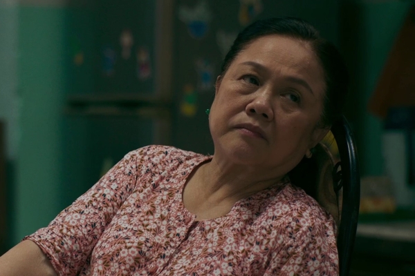 Nghệ sĩ Ái Như ‘uống như lên đồng’ trong ‘Phá đám: Sinh nhật mẹ’ Nghệ sĩ Ái Như ‘uống như lên đồng’ trong ‘Phá đám: Sinh nhật mẹ’