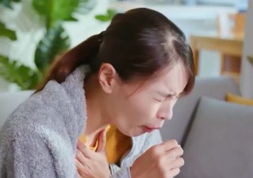 Lời cảnh báo: Nguy hiểm từ tin đồn ‘ho mạnh để tống cục máu đông’ phòng tránh đột quỵ