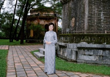 Hoa hậu Hoàng Thanh Nga tôn vinh vẻ đẹp áo dài tại Huế