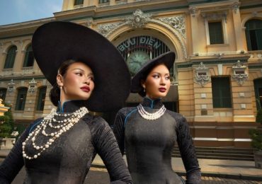 Top 2 Miss Cosmo 2024 hóa ‘Cô Ba Sài Gòn’ giữa Bưu điện Thành phố