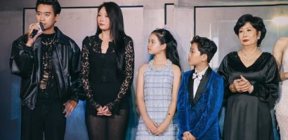 Dàn diễn viên trong ‘vũ trụ Lật Mặt’ đổ bộ thảm đỏ ‘Nhà hai chủ’