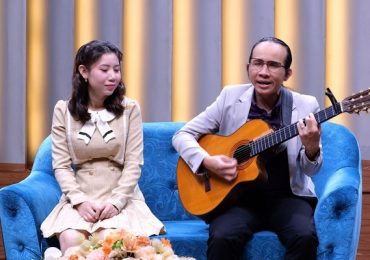 Vượt qua khác biệt và định kiến, nhạc sĩ khiếm thị Hà Chương tìm thấy bình yên bên vợ Thúy An